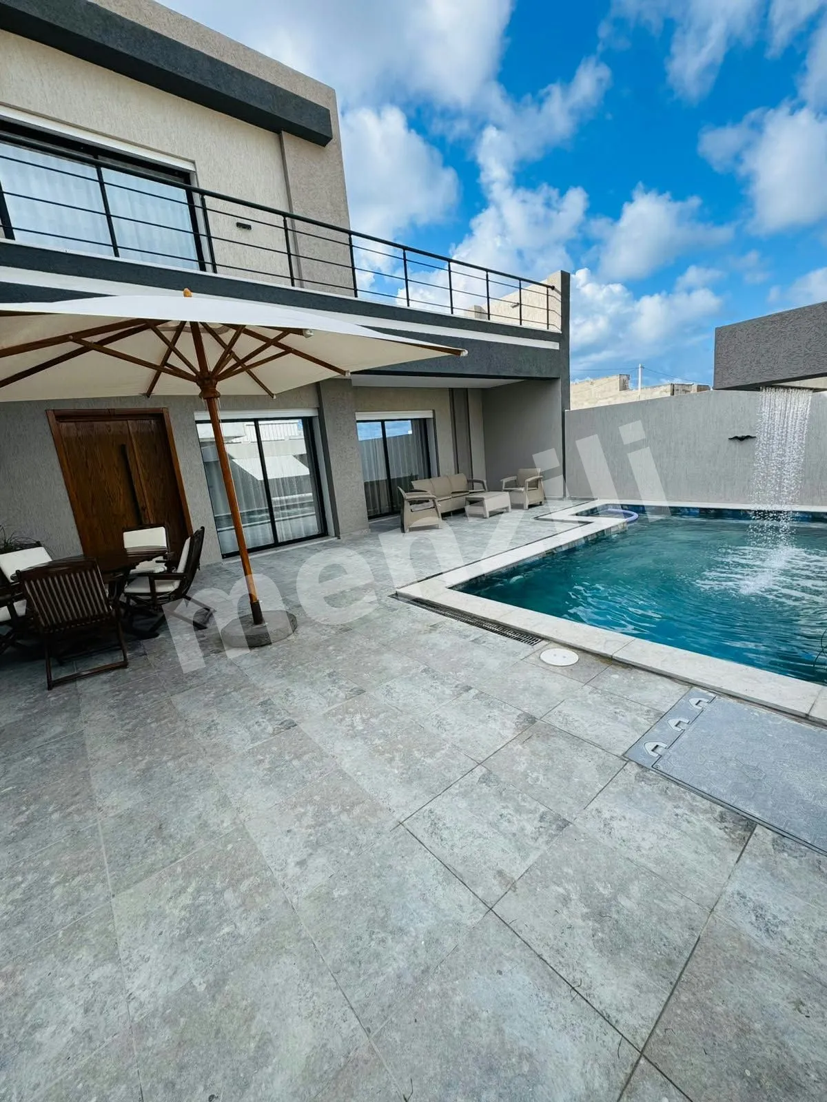 À vendre – Villa avec piscine à 100 m de la plage à Kerkouane