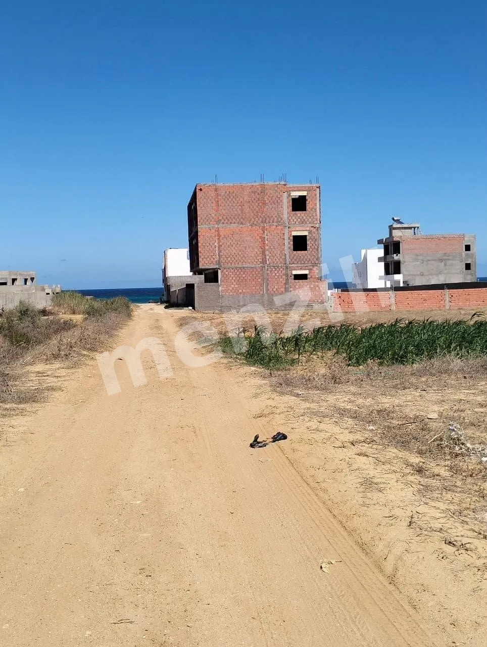 À vendre – Terrain de 600 m² à 300 m de la plage de Zahra