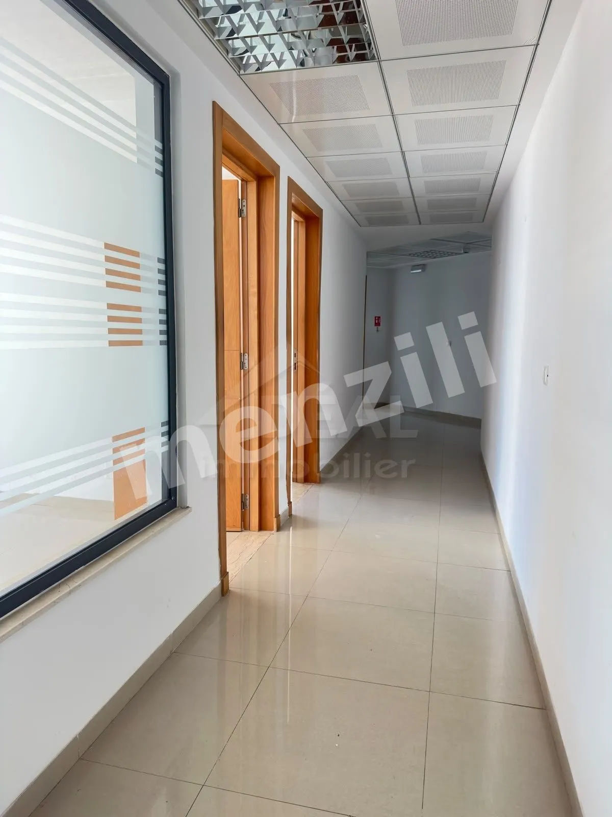 À Louer Bureau de 298m² – Lac 1