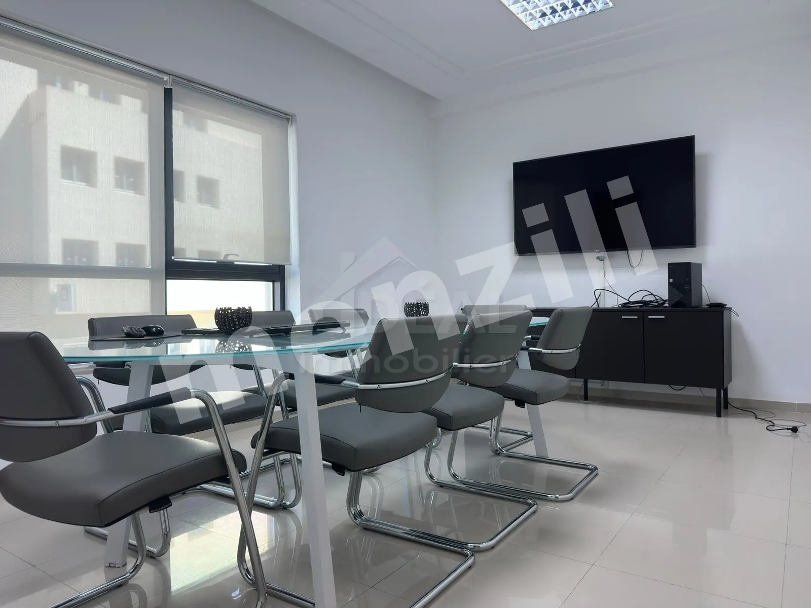 À Louer Bureau de 242m² – Lac 1