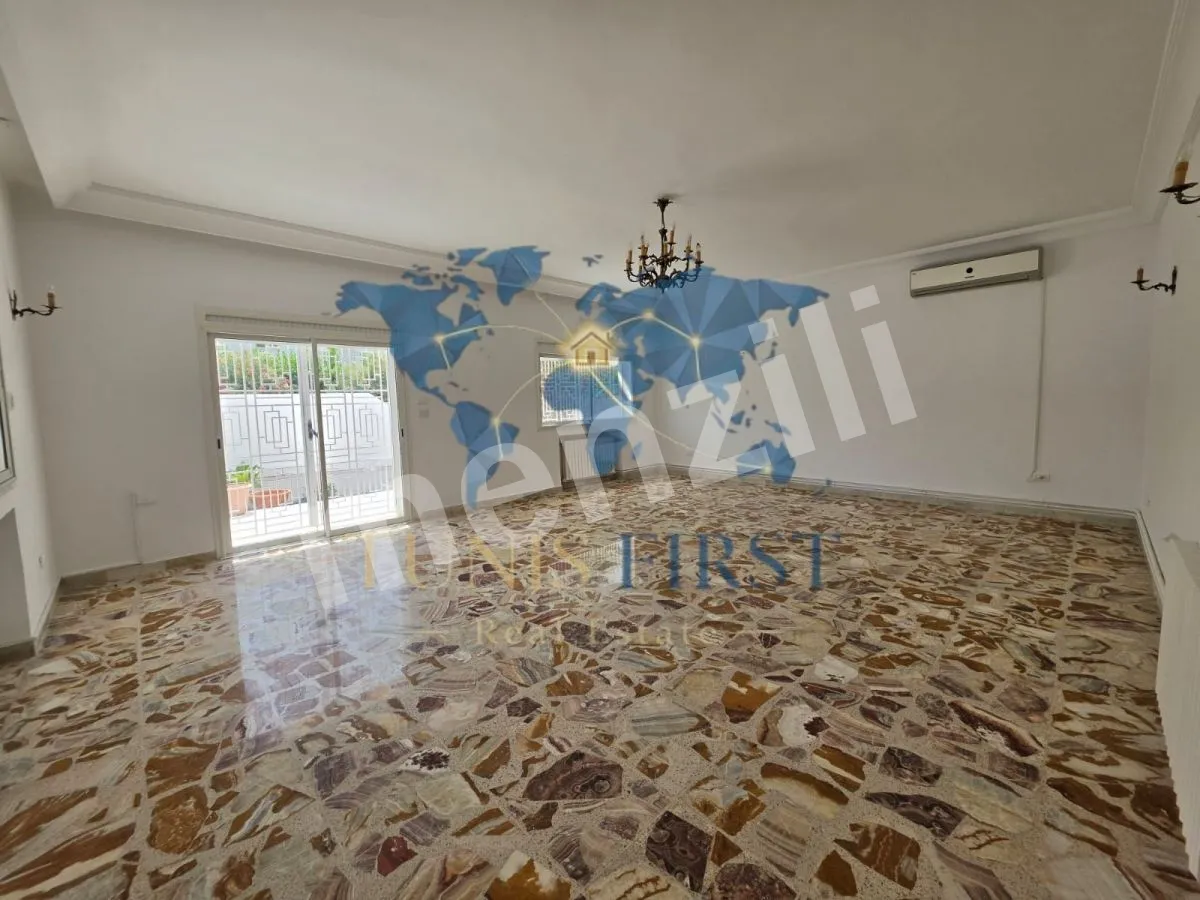 A louer un rez de chaussée de villa S+3 à La Marsa